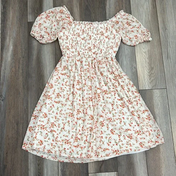 Dress - Picture 4 of 4